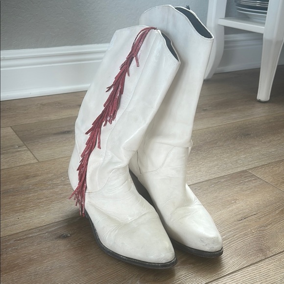 no brand Shoes - White Heeled Cowboy Western Boots with Red Fringe. Cute!